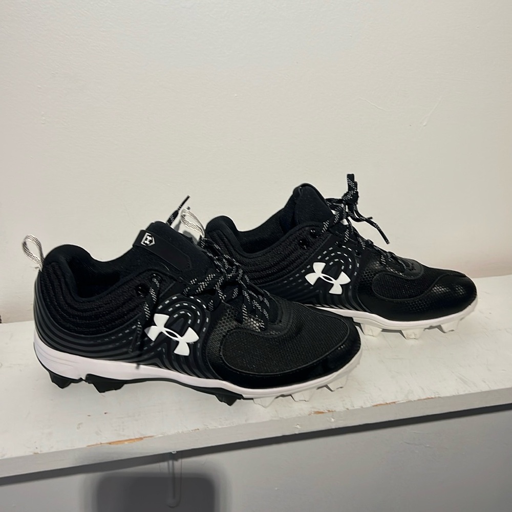 Ladies Under armour cleats